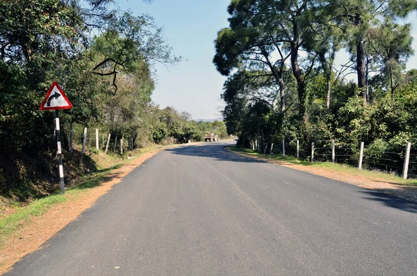 Straße Mit Kurvenschild Indien — Stockfoto