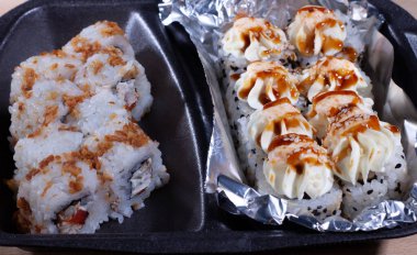 Tabaklarda büyük bir rulo.