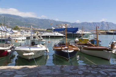 tekneler için dock.