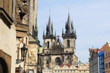 Prag merkezinde eski kale.