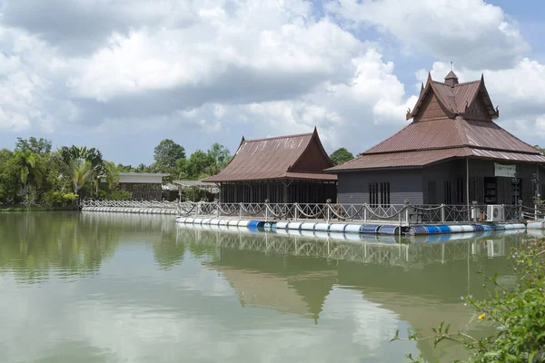 Casa en el agua . — Foto de Stock