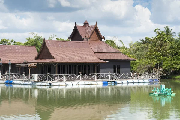 Casa en el agua . — Foto de Stock