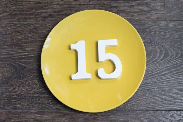 Figura quince en la placa amarilla . — Foto de Stock