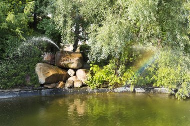 Su birikintisi küçük Çeşme.