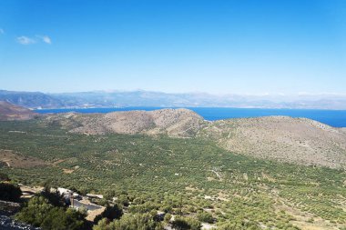 Denizin Crete yakınındaki adanın görünümü.