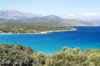 Deniz ve dağlar Girit.