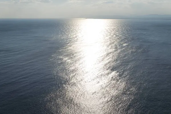 Güneşin denize. Girit Adası, dağlar. — Stok fotoğraf