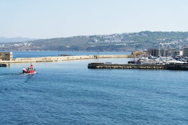 tekne şehrin bağlantı noktası girer. Girit Adası.