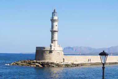 Chania şehirdeki deniz feneri. Güzel, güneşli havalarda.