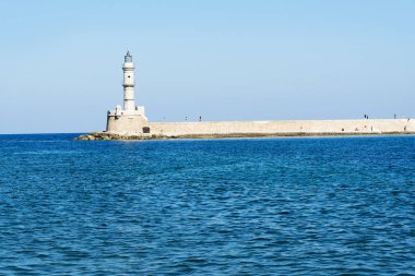 Chania şehirdeki deniz feneri. Güzel, güneşli havalarda.