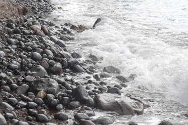 Kırmızı kum plaj. Santorini Adası.