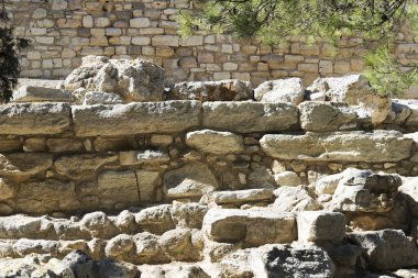 Knossos Sarayı temeli kalıntıları.