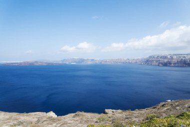 Santorini Island, Yunanistan bakan manzara süpürme