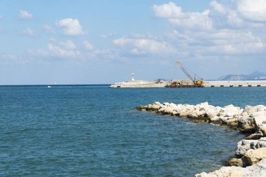 Kayıkhane güneşli bir günde akut Girit.