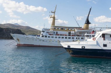 Crete, Yunanistan adada balıkçı köyü eski liman.