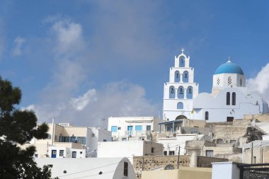 Yunanistan. Cyclades Adaları. Güneşli bir günde Santorini.