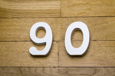 Doksan ahşap, parke zemin üzerinde rakamlar.