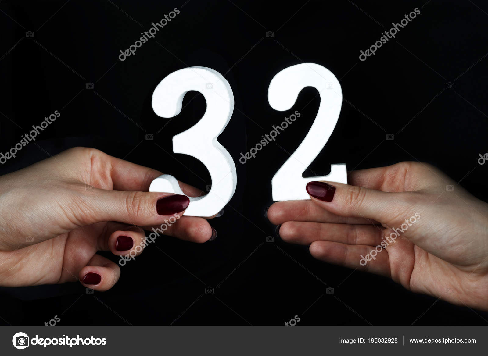 Тридцать две страницы. Загадки для 33 лет. Тридцать два для квеста. Интересные смешные факты. Стих про алфавит 33 родных сестрицы.