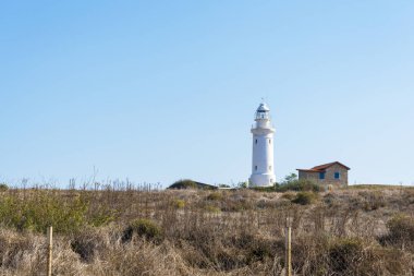 Kıbrıs Rum Kesimi 'nin Paphos kenti yakınlarındaki eski deniz feneri.