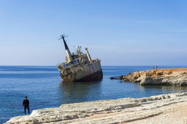 Kapalı Kıbrıs sahil shipwrecked terkedilmiş gemi