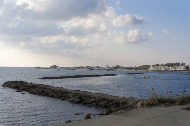 Kıbrıs 'ın Paphos kentinden deniz manzarası.