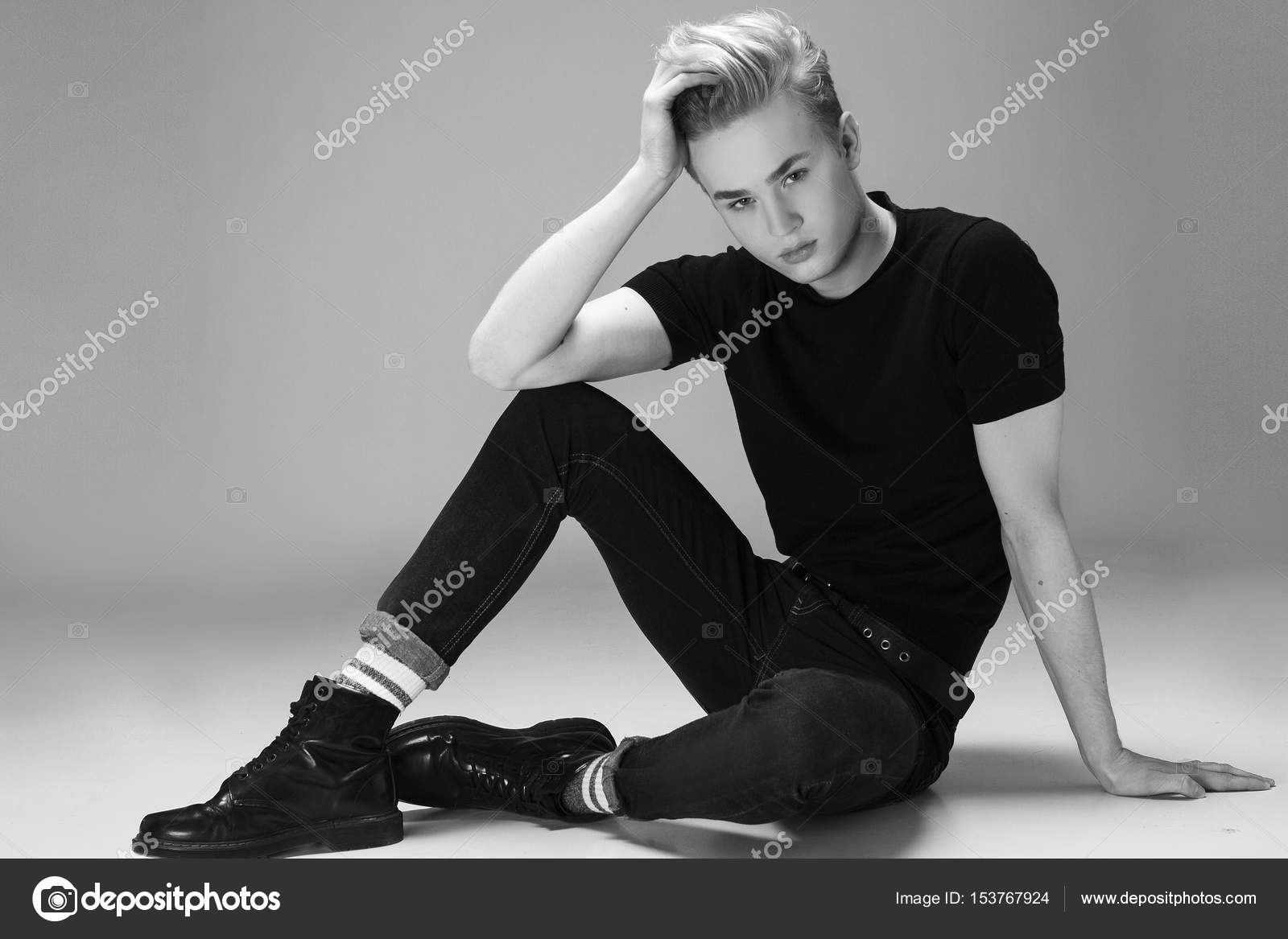 Sitting Young Men Picture And HD Photos | Free Download On Lovepik