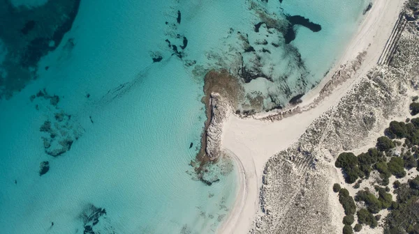 Playa Desde Arriba Una Vista Dron Con Mar Turquesa Cristalino —  Fotos de Stock