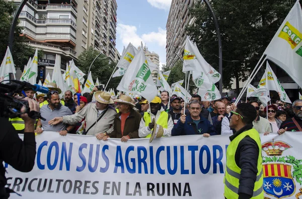 2020年2月21日にスペインのムルシア市を崩壊させる農家の大きな症状彼らは彼らの仕事に値する価格のために戦う — ストック写真