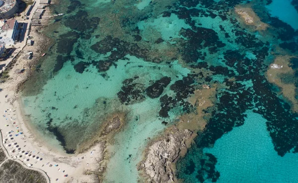 Adada Inanılmaz Bir Turkuaz Deniz Var Gökyüzünden Görünen Bir Cennet — Stok fotoğraf