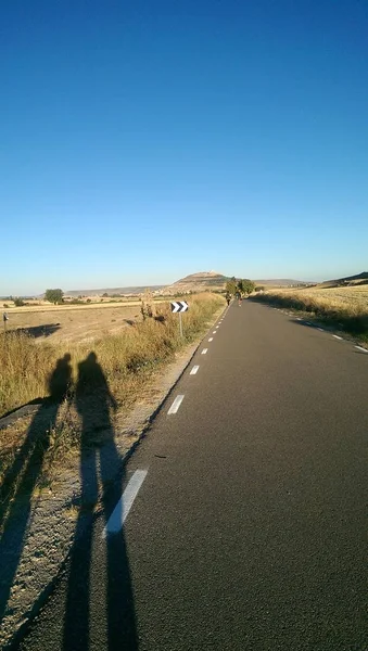 Pellegrini Che Camminano Una Strada Sterrata Sulla Del Pellegrinaggio Compostela — Foto Stock