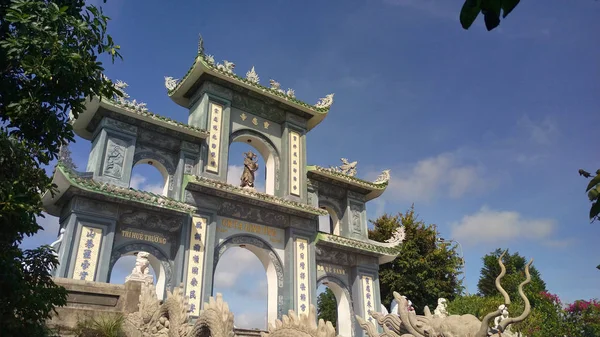 Portão Impressionante Templo Lady Buddha Nang Vietnã — Fotografia de Stock