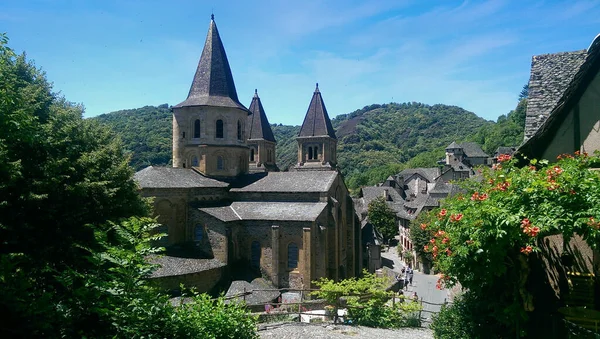 Antike Kirche Zentrum Des Mittelalterlichen Dorfes Conques Der Region Okzitanien — Stockfoto