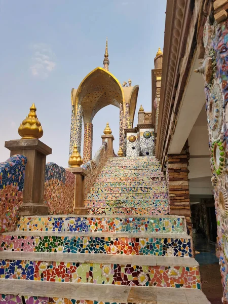 Escadaria Mosaico Bonita Templo Budista Pha Sorn Kaew Norte Tailândia — Fotografia de Stock