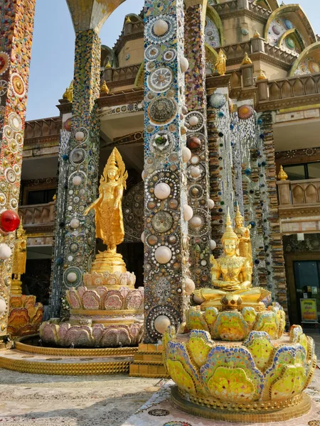 Vackra Statyer Skulpturer Och Mosaiker Det Buddhistiska Klostret Och Templet — Stockfoto