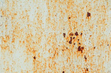 Paslı eski boyanmış metal levha..