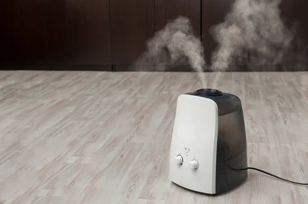 Ultrasonic humidifier for the home — Stock Photo, Image