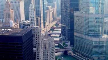 Chicago şehir merkezi gökyüzü Chicago nehri 