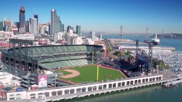 Vista Aérea Del Estadio Béisbol San Francisco Horizonte Ciudad — Vídeo de stock