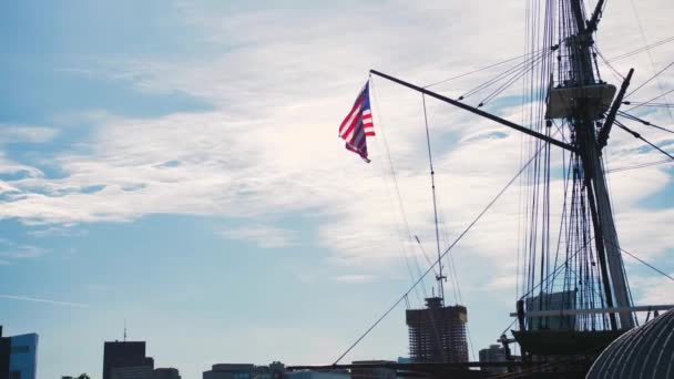 Bandiera Americana Sventola Sulla Storica Nave Militare Uss Costituzione Rallentatore — Video Stock