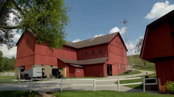 Amish Farm Red Wooden Barn — Stock Video