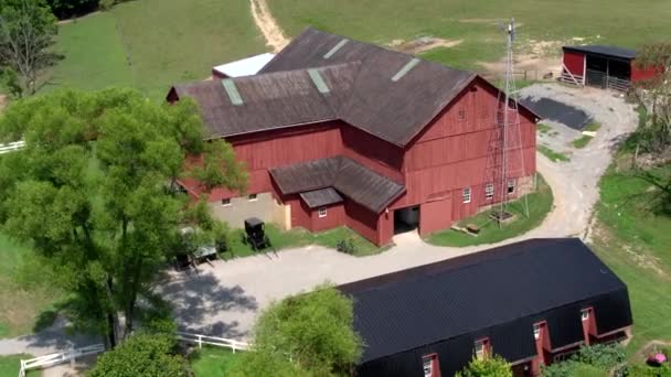 Amish Farm Red Wooden Barn — 图库视频影像