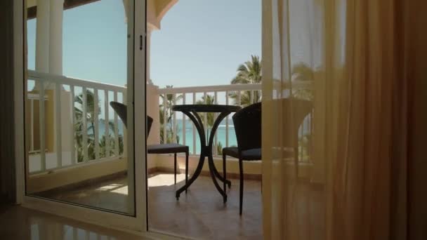Balcón Vista Playa Tropical Complejo Hotel Habitación Suite — Vídeo de stock