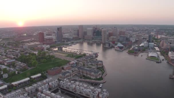 Baltimore Gün Batımında Ufuk Çizgisi Limanında — Stok video