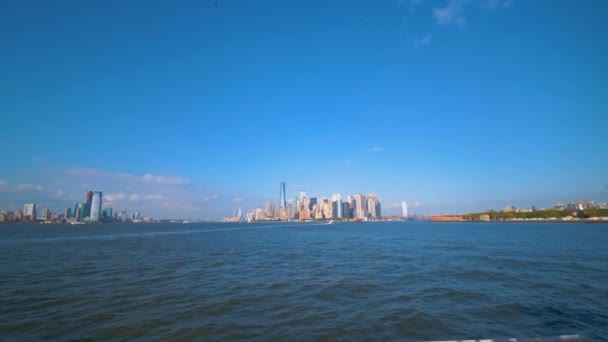 Güzel New York Şehri New York Ufuk Çizgisi Nehirden — Stok video