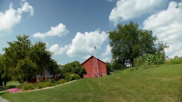 Beautiful Red Wooden Barn Amish Farm — Stock Video