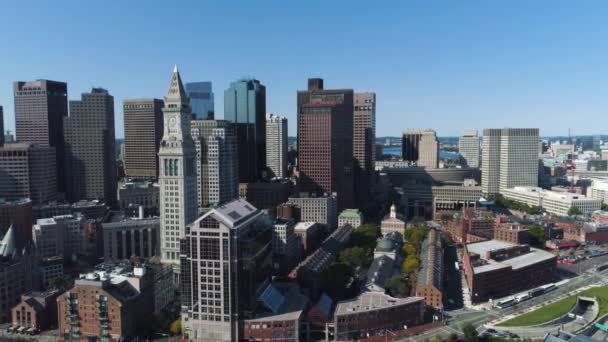 Boston City Skyline Solig Dag Antenn Drönare — Stockvideo