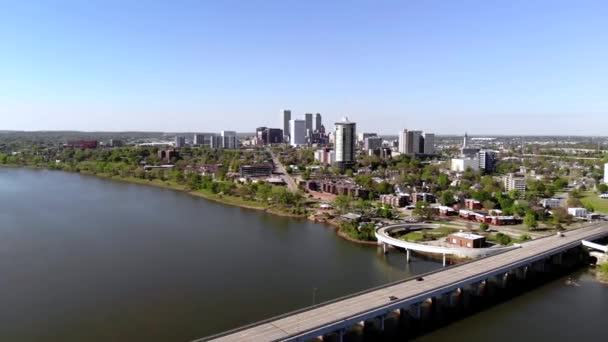 Ponte Tulsa Sopra Arkansas Fiume Drone Colpo — Video Stock