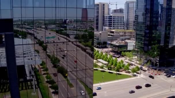 Downtown Dallas Αντανάκλαση Ουρανοξύστη — Αρχείο Βίντεο