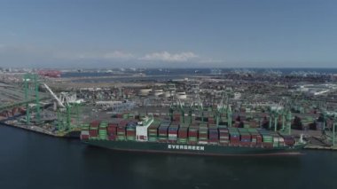 Hava aracıyla Long Beach Nakliye Tersanesi 