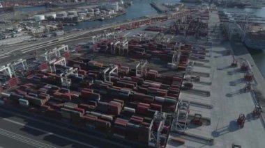 Hava aracıyla Long Beach Nakliye Tersanesi 